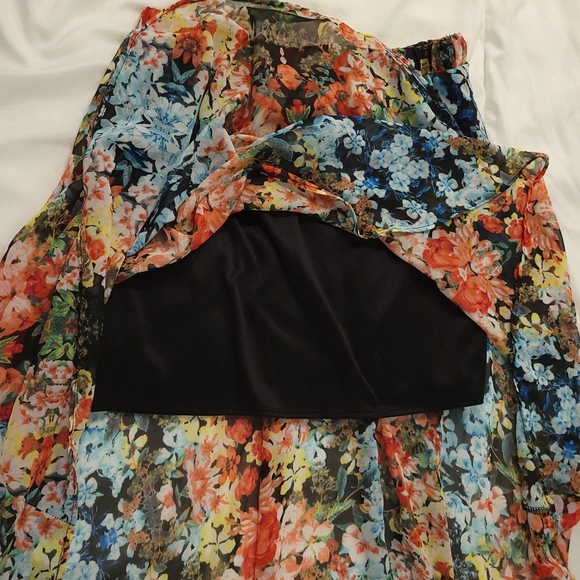 JOE Benbasset Asymmetrical High Low Floral Skirt, Size M - Picture 4 of 10